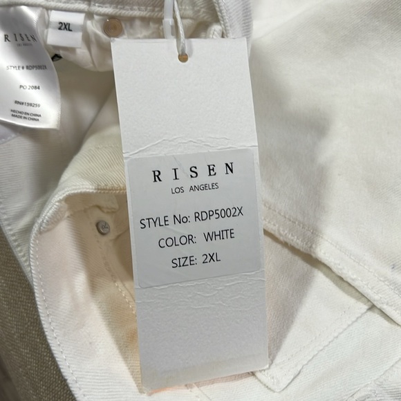 Risen NWT White Cropped Straight Leg Distressed Jean Size 2XL - Picture 11 of 11